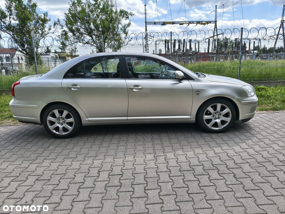 Toyota Avensis 2.0 D-4D Sol - 3