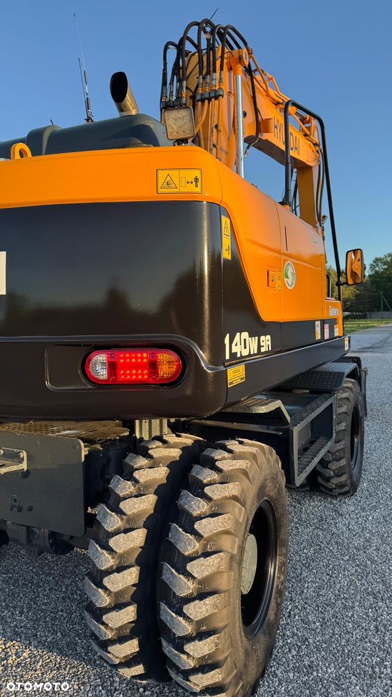 Hyundai Robex 140 - 17