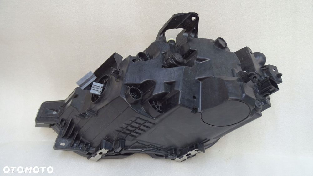 volvo xc60 ii 21/25r lift - lampa przednia prawa full led - 11