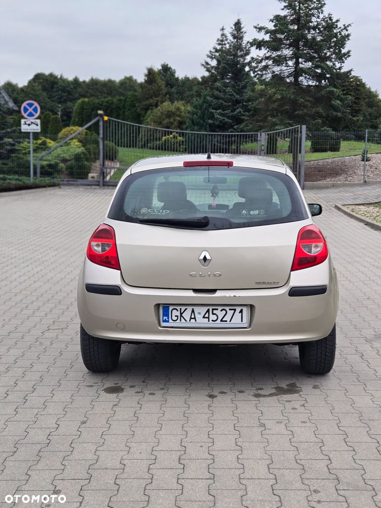 Renault Clio - 6