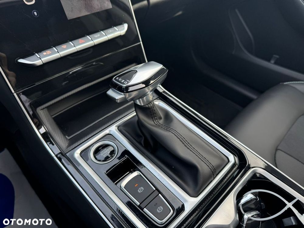 JAC J7 Plus CVT - 14