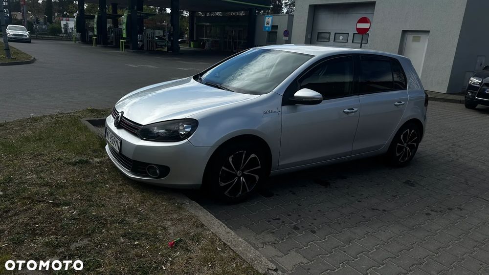 Volkswagen Golf - 6