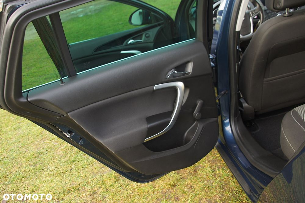 Opel Insignia - 25