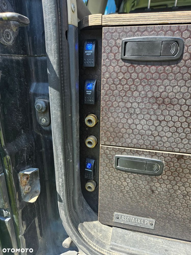 Mitsubishi Pajero - 38