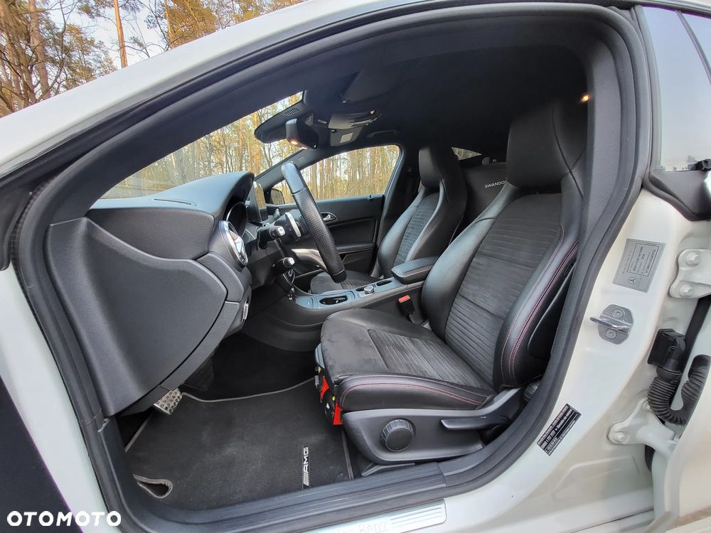 Mercedes-Benz CLA 220 4-Matic AMG Line - 16