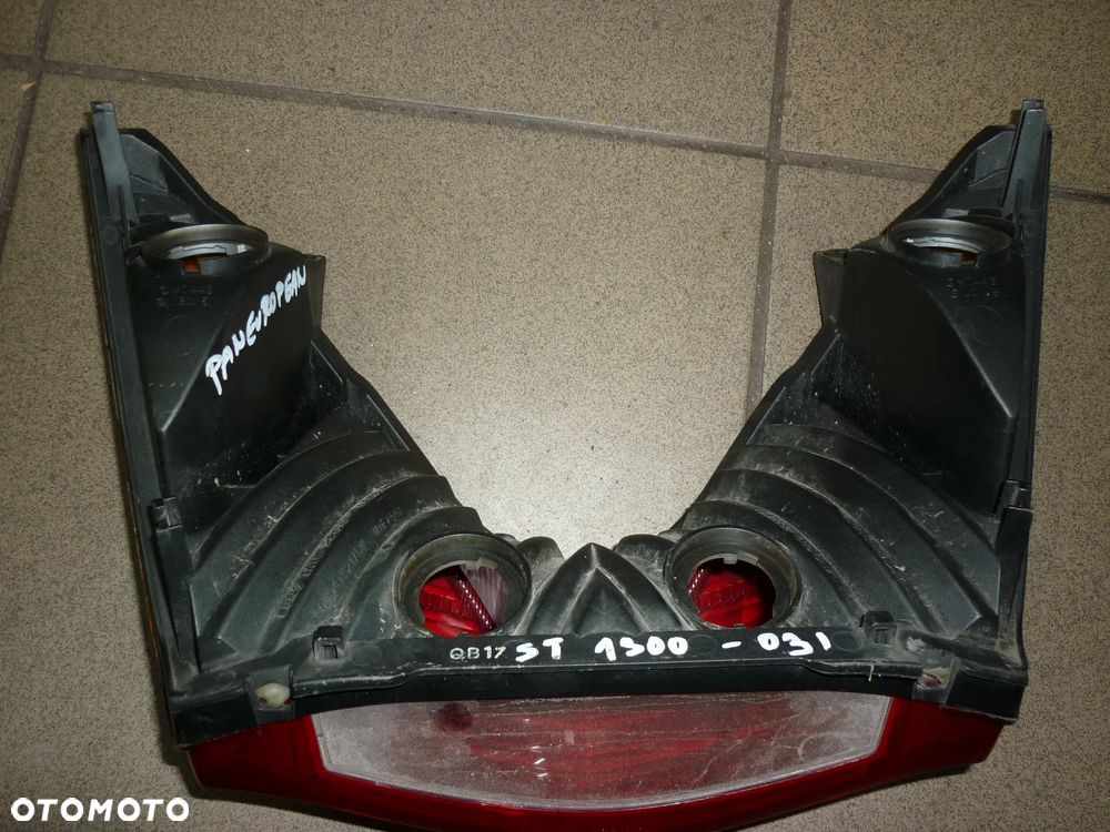 Lampa tył Honda ST 1300 Pan Europa - 4