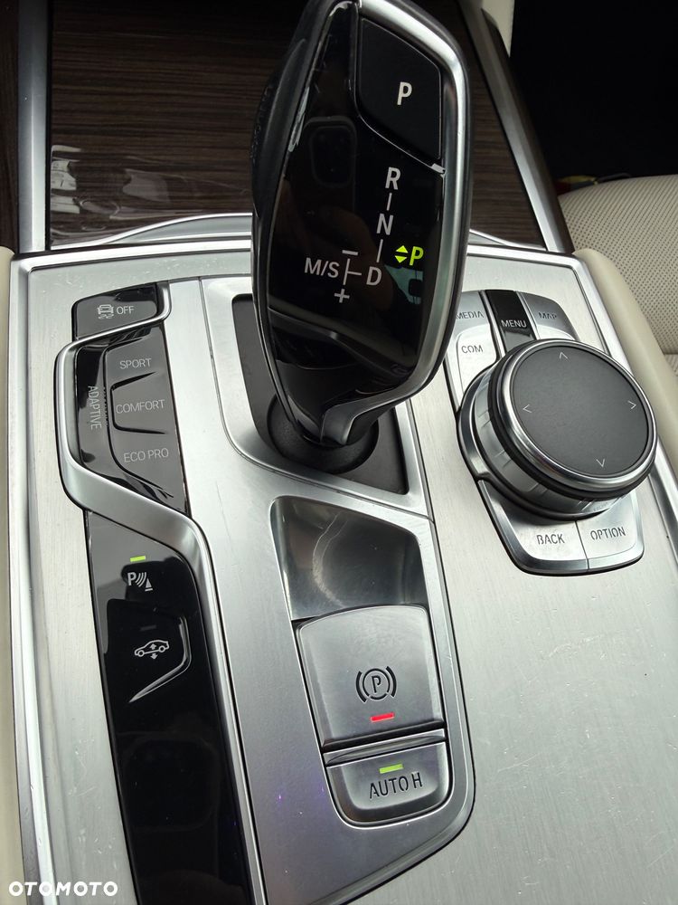 BMW Seria 7 740d xDrive - 16