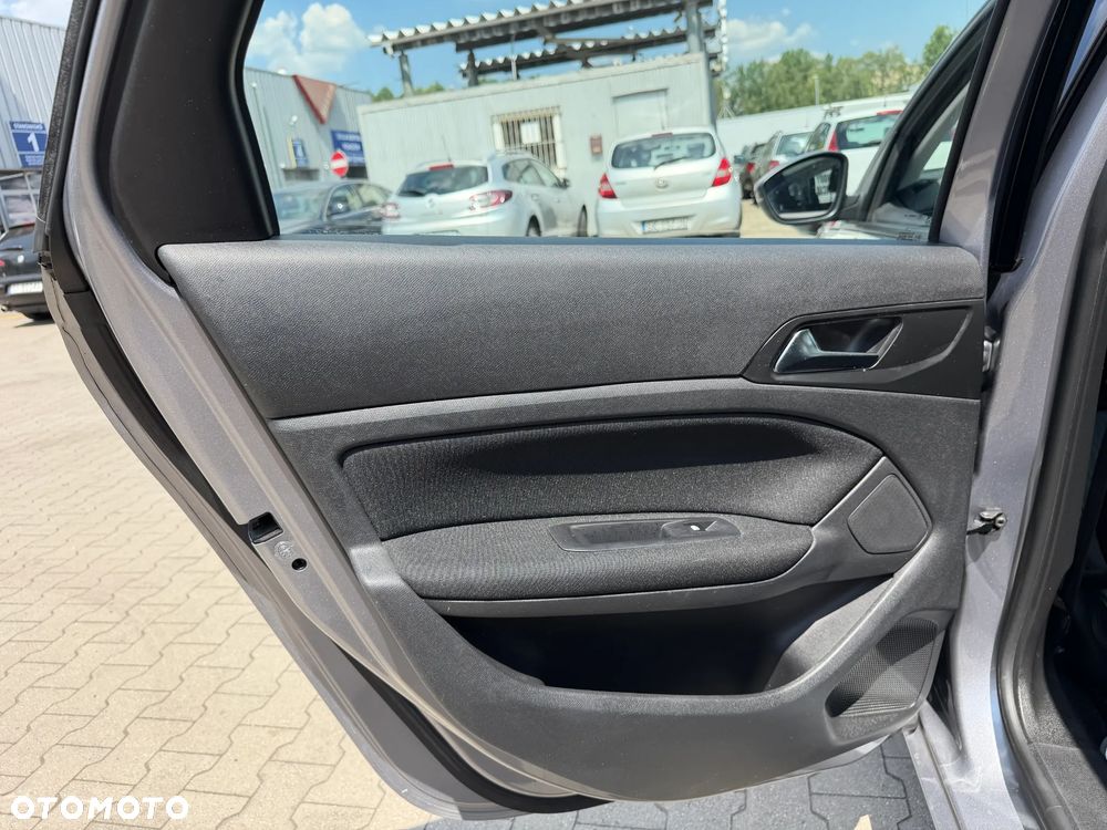 Peugeot 308 1.6 e-HDi Active S&S - 19