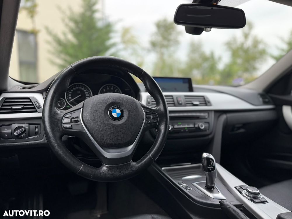 BMW Seria 3 320i Aut. Sport Line - 7