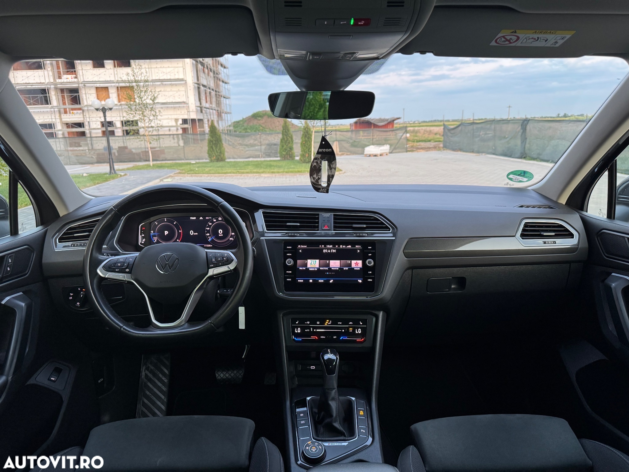 Volkswagen Tiguan 2.0 TDI SCR 4MOTION DSG Elegance - 9