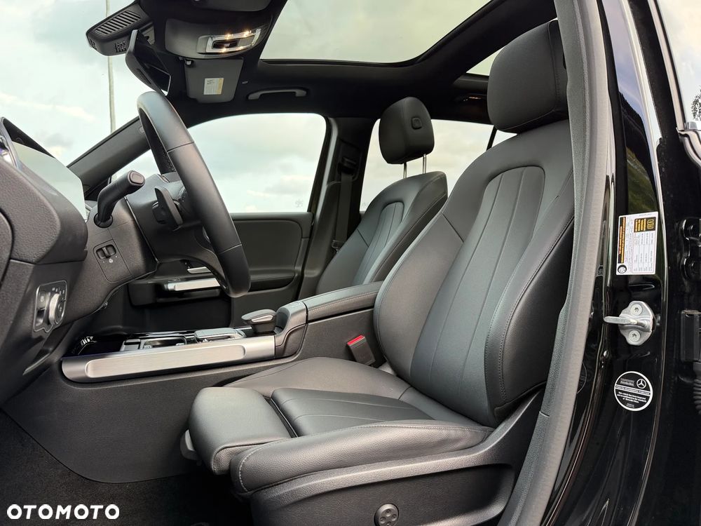 Mercedes-Benz GLB 250 4Matic 8G-DCT - 13