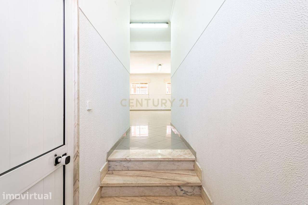 Loja para arrendamento em Odivelas - Localização Central e Acessível - Grande imagem: 3/11