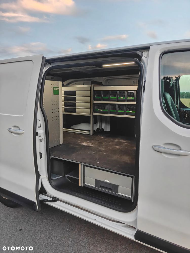 Opel Vivaro - 11