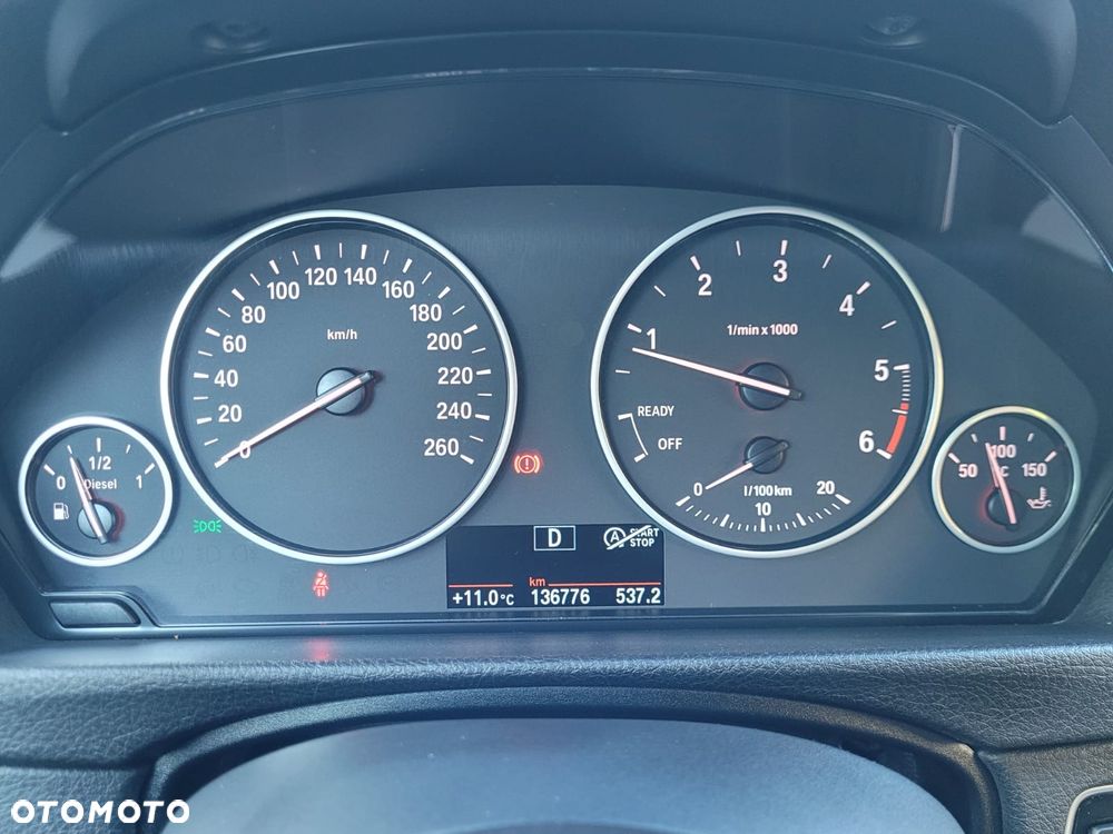 BMW Seria 3 318d Sport Line - 36
