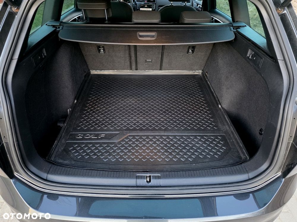 Volkswagen Golf - 36