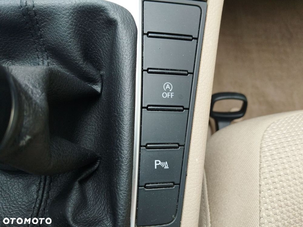 Volkswagen Passat 1.4 TSI BMT Comfortline - 22
