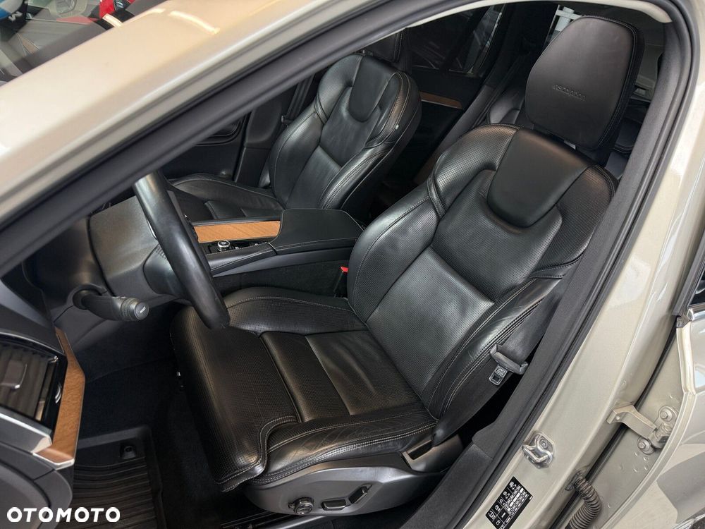Volvo XC 90 - 29