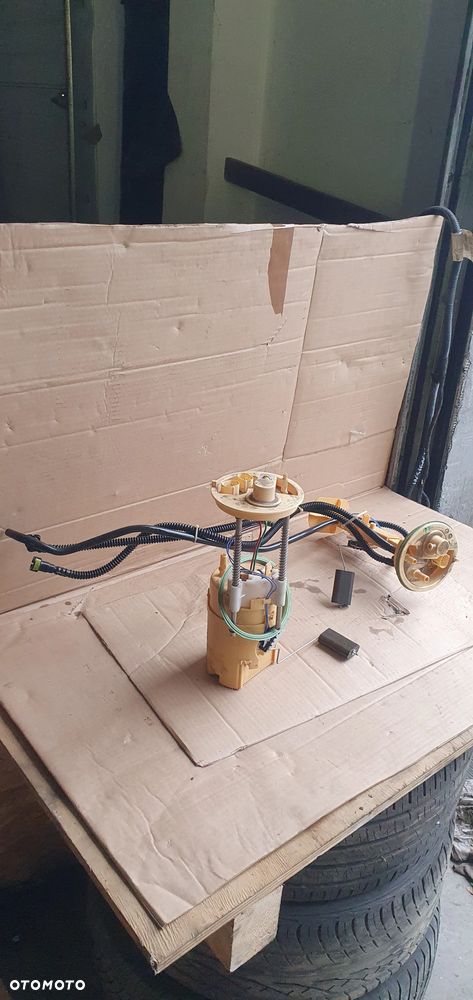 Pompka paliwa pływak pompa BMW X5 E70 3.0D 7164315 - 4