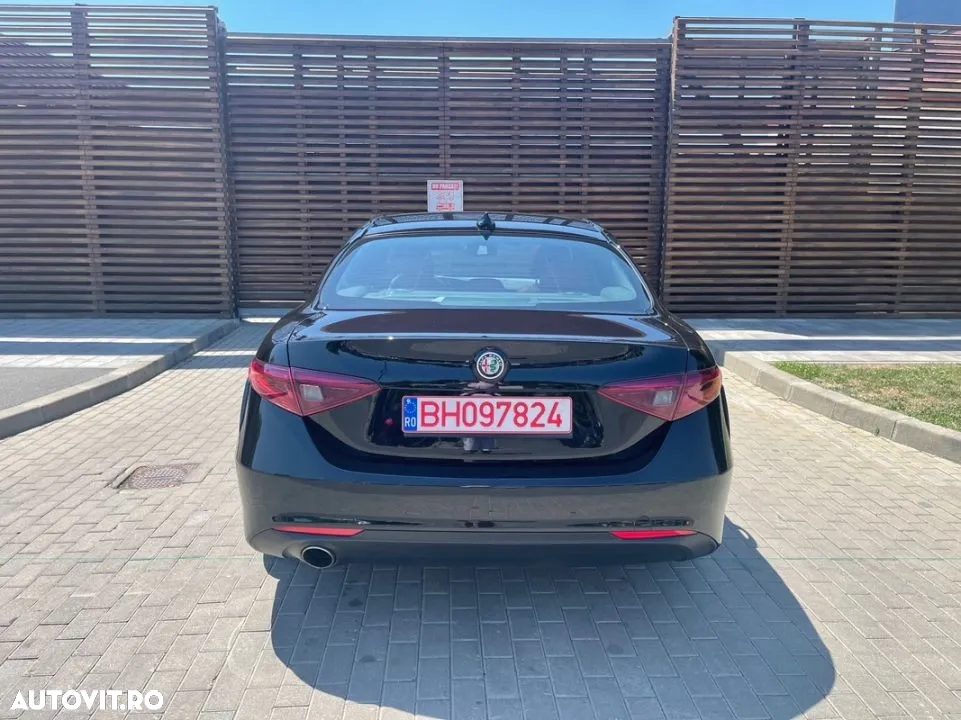 Alfa Romeo Giulia 2.0 Turbo 16V AT8 - 8