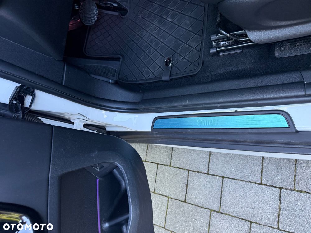 MINI Countryman Cooper Classic Trim - 15