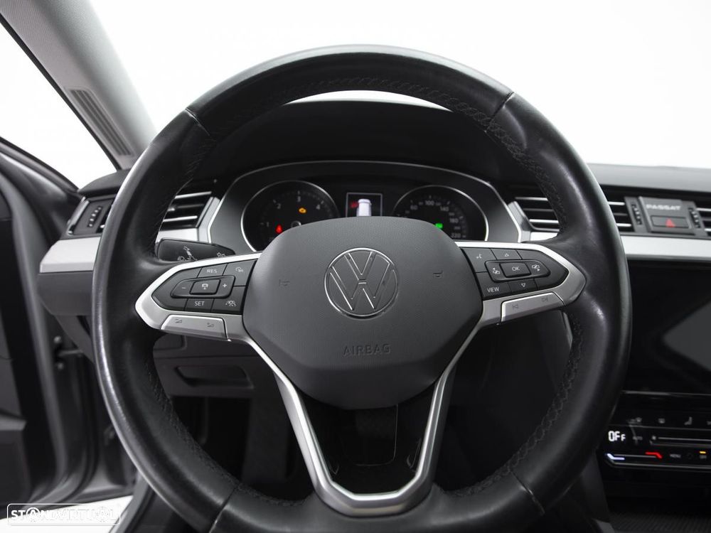 VW Passat Variant 2.0 TDI Business DSG - 16