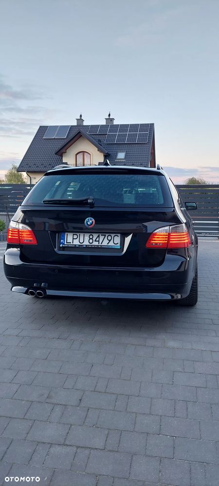 BMW Seria 5 525d - 33