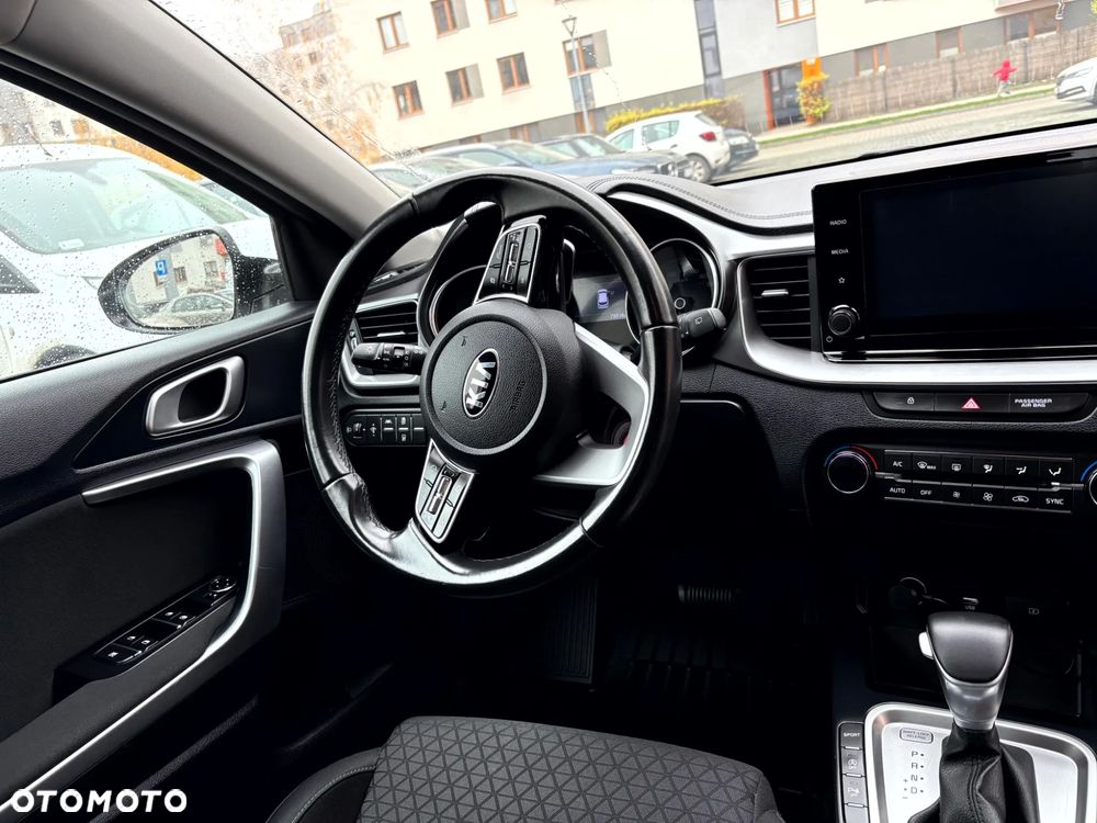 Kia Ceed 1.4 T-GDI M DCT - 11