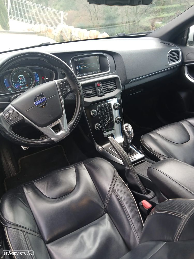Volvo V40 D2 R Design - 5