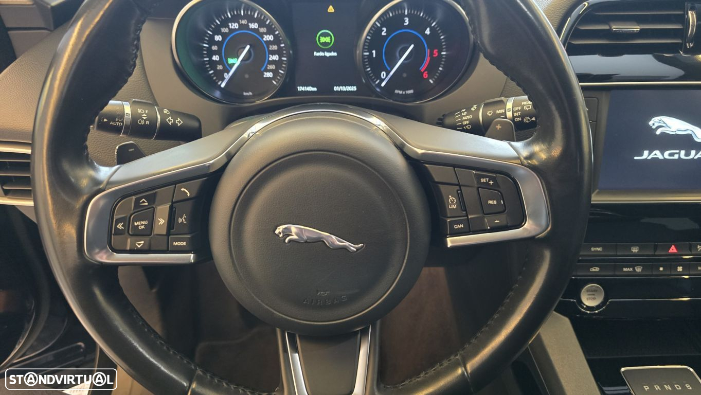Jaguar F-Pace 2.0 i4D Prestige AWD Aut. - 37
