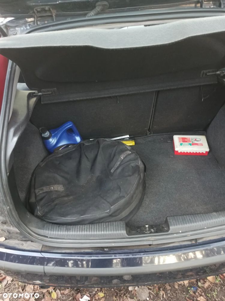 Ford Focus 1.6 Ambiente - 10