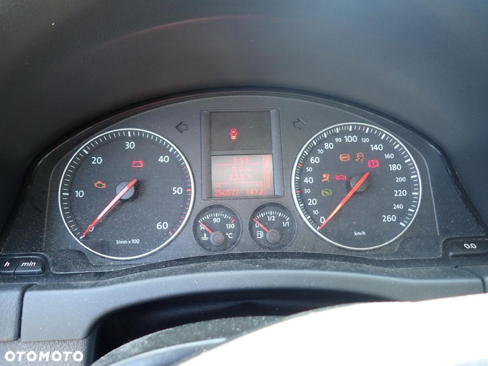 CZĘŚCI - Vw Golf V plus 2,0 TDI 140KM BKD HB 5D AT HQM lakier LC5F 2005r. INDEX - 10065 - 13