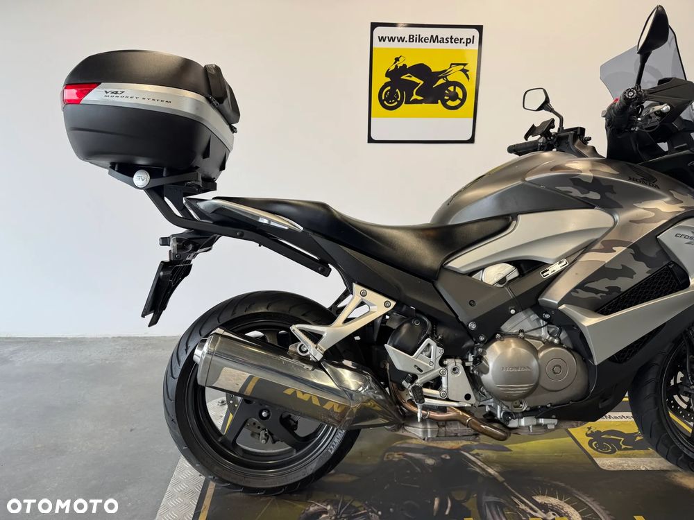 Honda VFR - 16