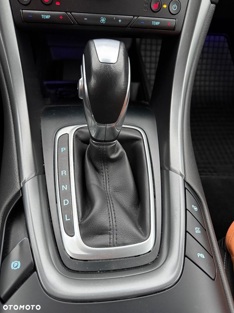 Ford Mondeo 2.0 Hybrid Titanium - 37