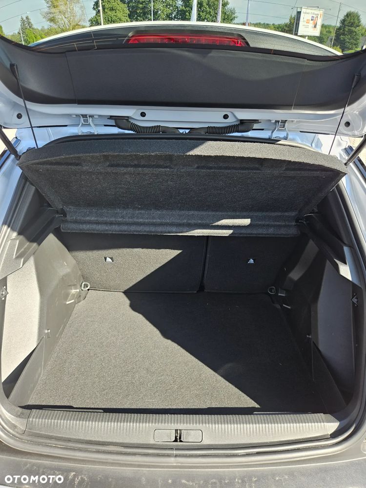 Peugeot 2008 PureTech 100 Allure S&S BVM6 - 21