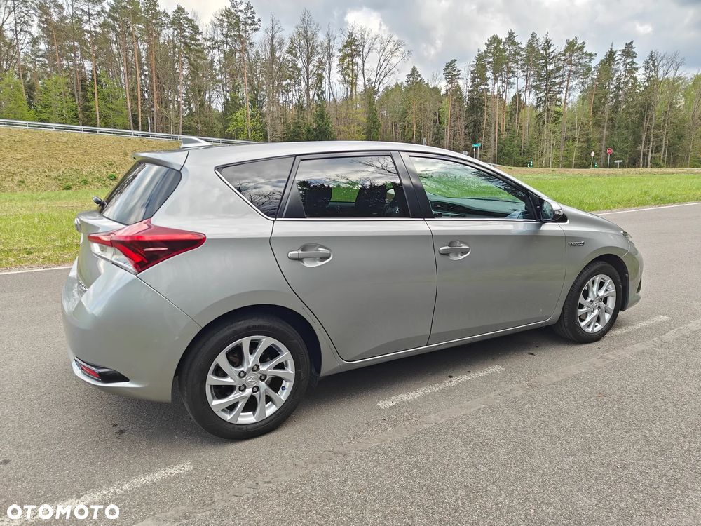 Toyota Auris - 11