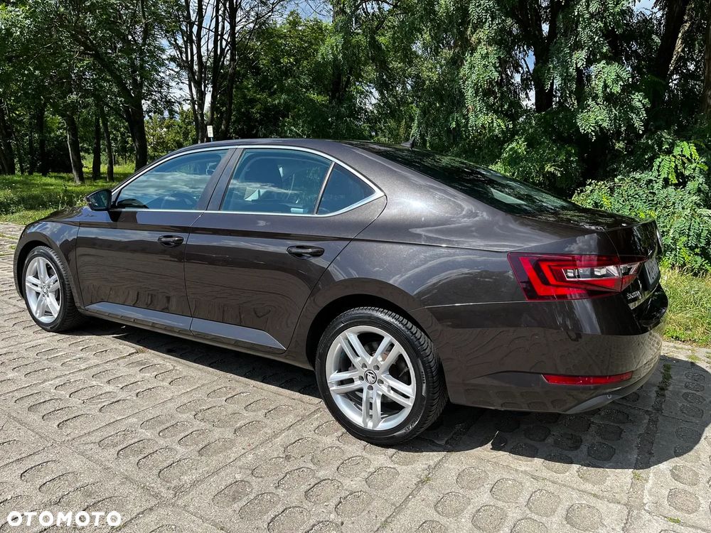 Skoda Superb 2.0 TDI 4x4 Style DSG - 5