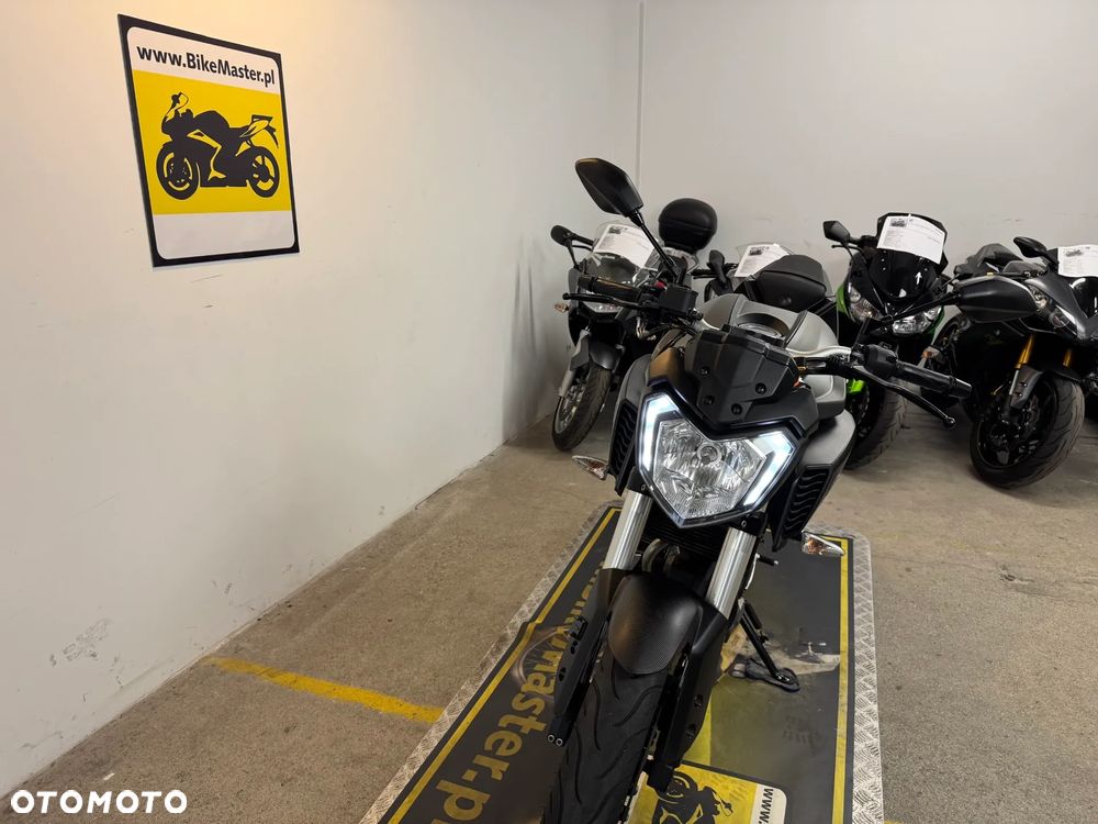 Yamaha MT - 32