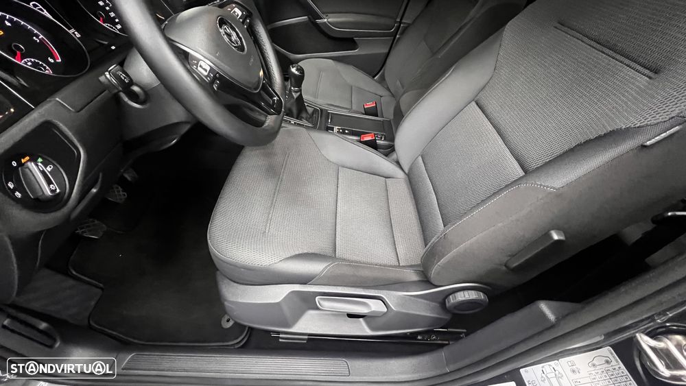 VW Golf Variant 1.6 TDi Confortline - 36