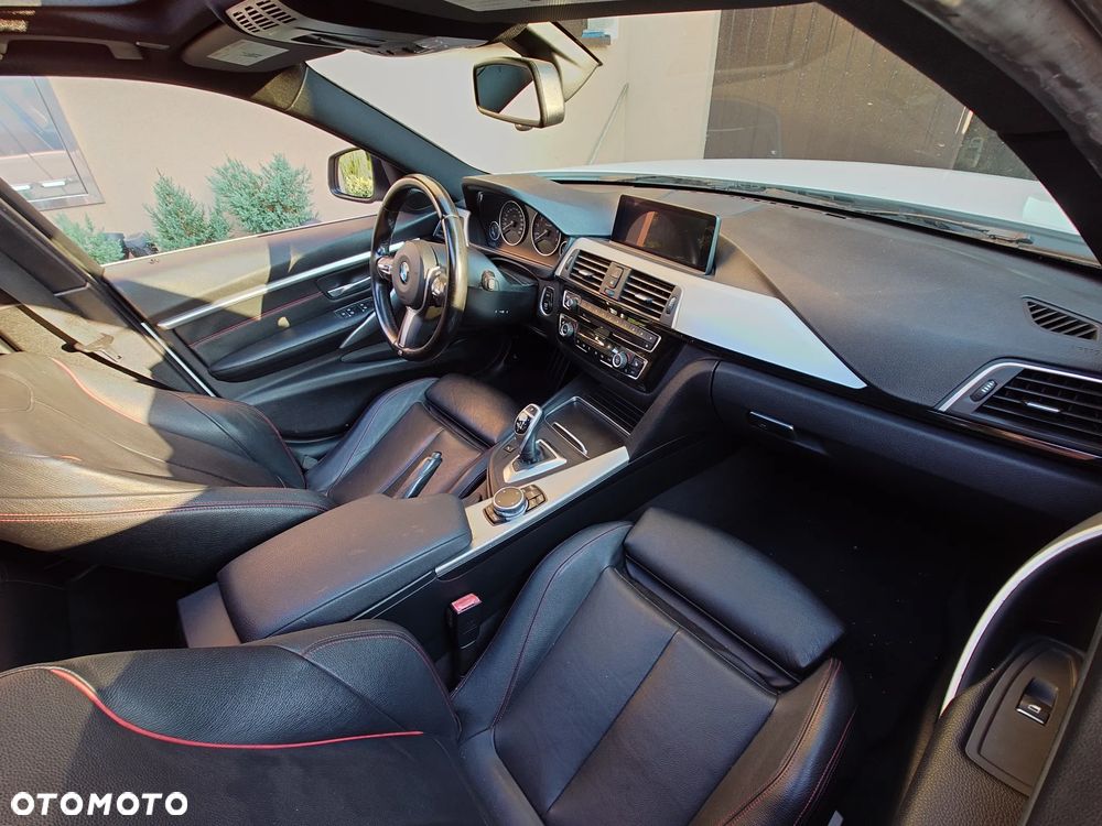 BMW Seria 3 330i - 9