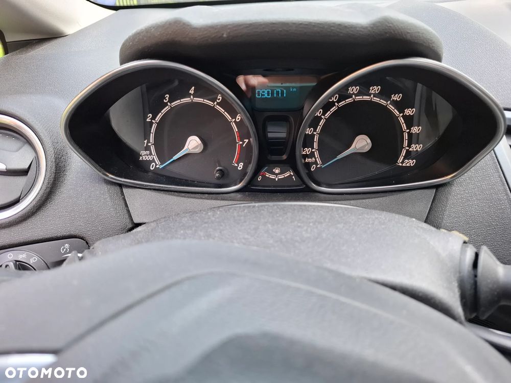 Ford Fiesta 1.25 Silver X (Trend) EU6 - 10