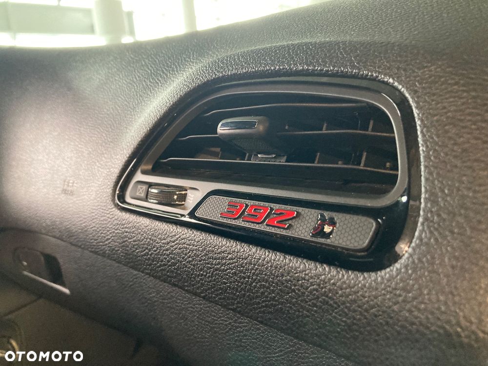 Dodge Challenger 6.4 Scat Pack - 41
