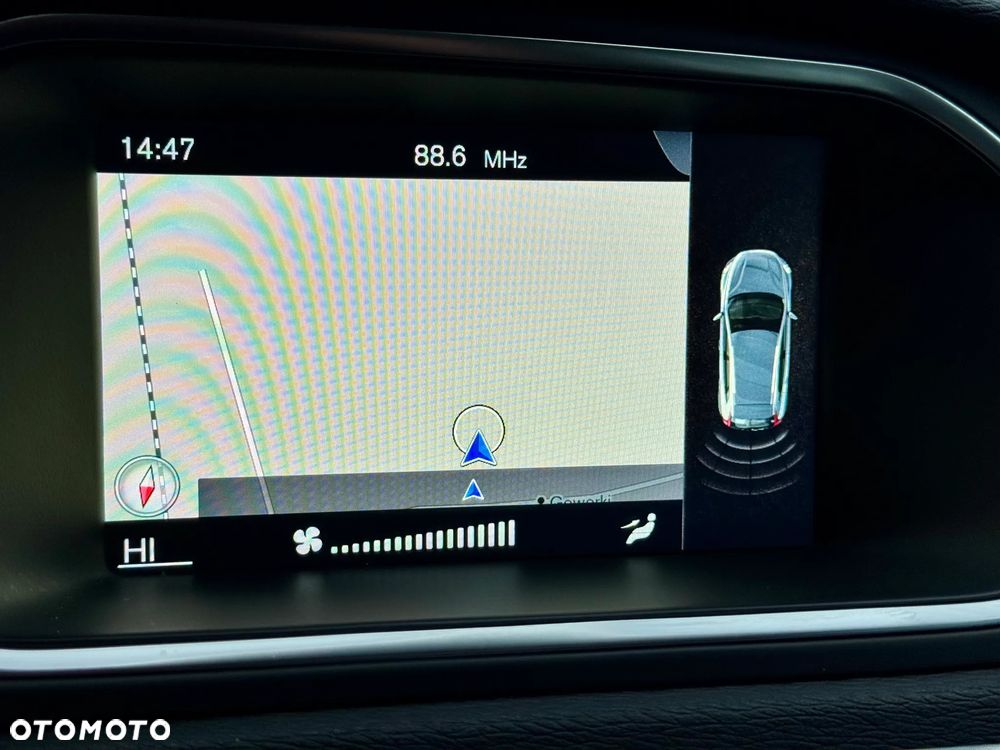 Volvo V40 Cross Country D2 Momentum - 18