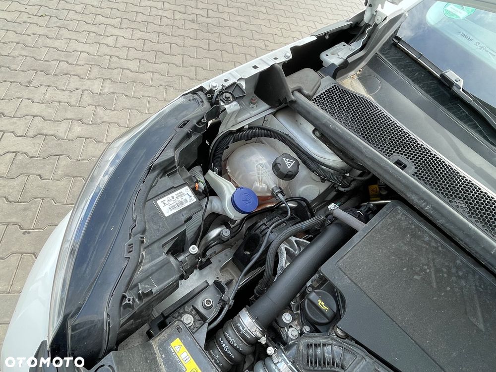 Peugeot 2008 PureTech 130 EAT8 Allure - 13