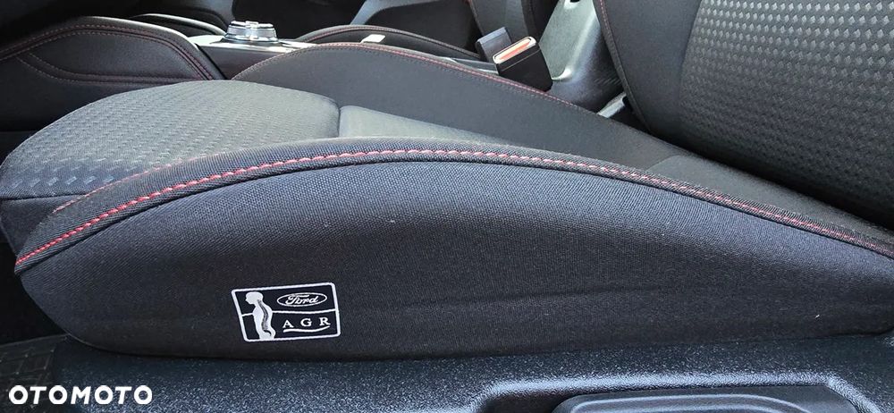 Ford Focus 1.5 EcoBoost ST-Line - 11