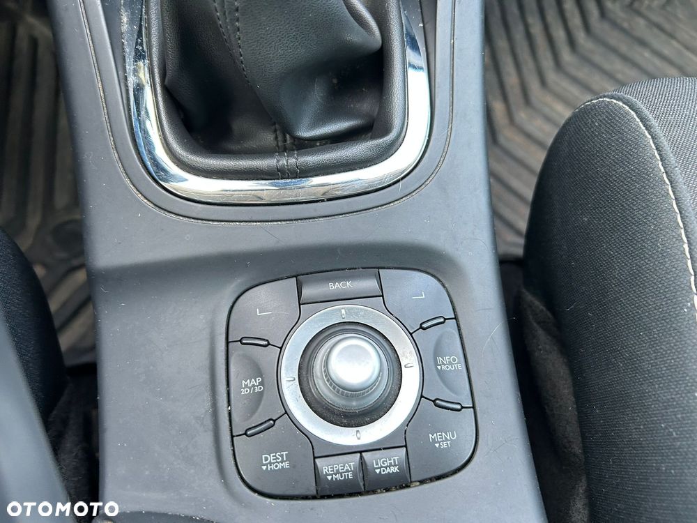 Renault Megane ENERGY dCi 110 Start & Stop LIMITED - 10