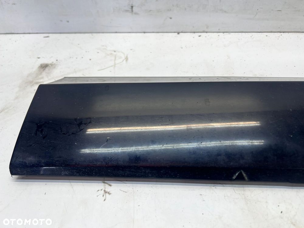 LISTWA DRZWI PRAWY TYŁ AUDI Q3 8U 8U0853970F LY9B - 2