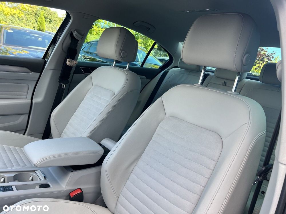 Volkswagen Passat 2.0 TSI Elegance DSG - 30