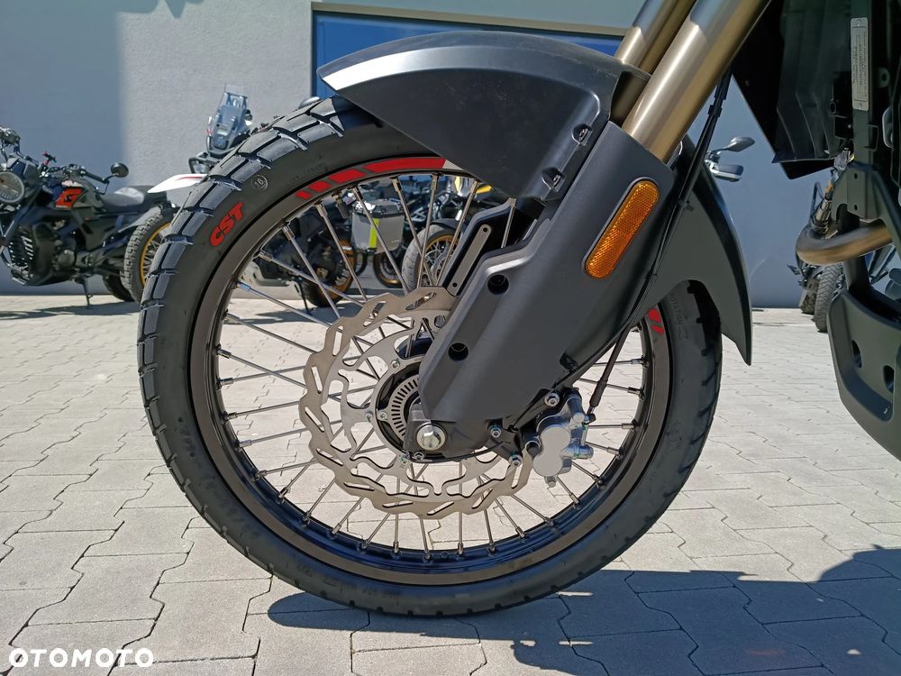 QJMOTOR SRT 125DX - 8