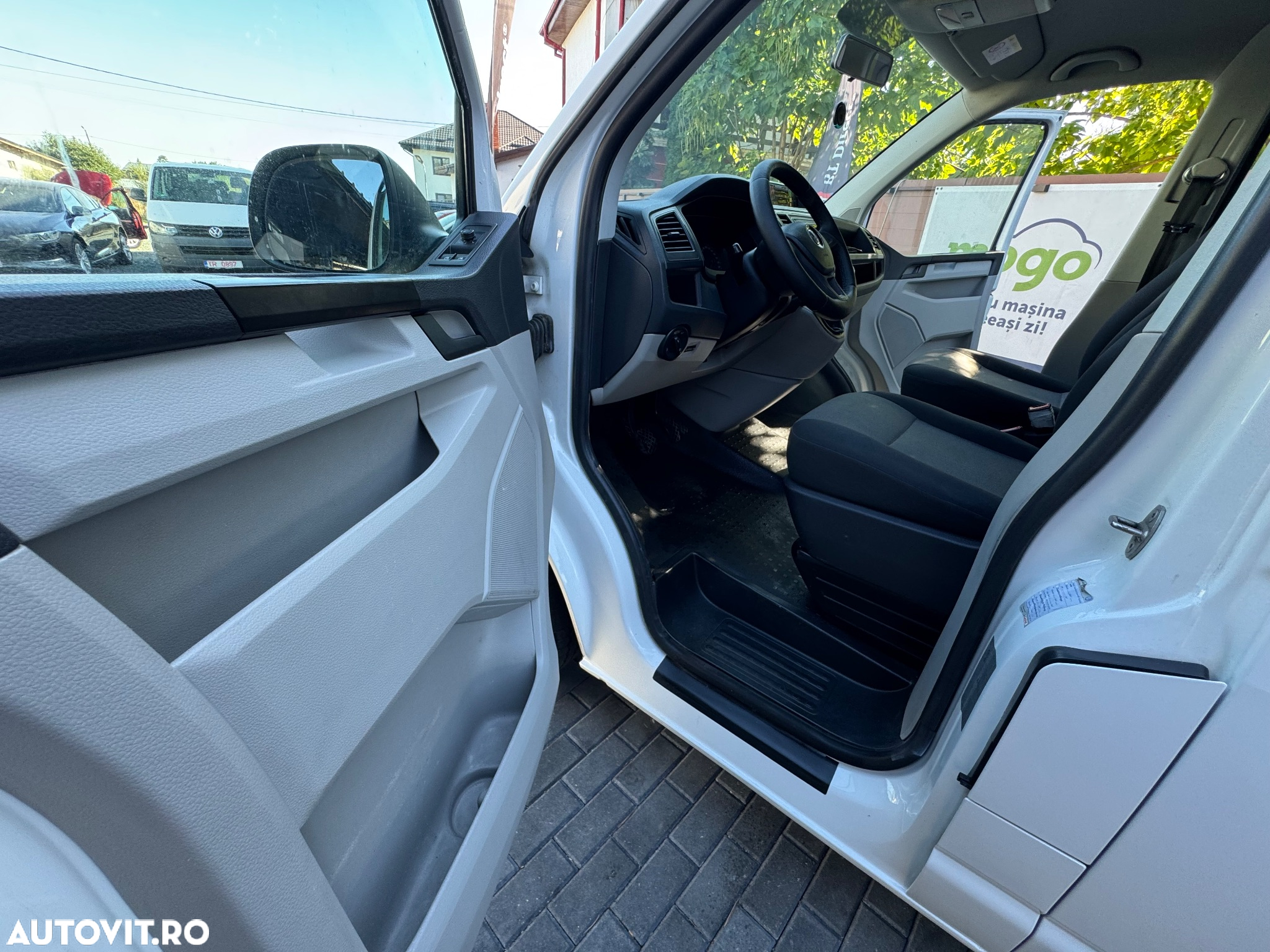 Volkswagen Transporter Multivan T6 2.0 TDI 75 kW KR Comfortline - 26
