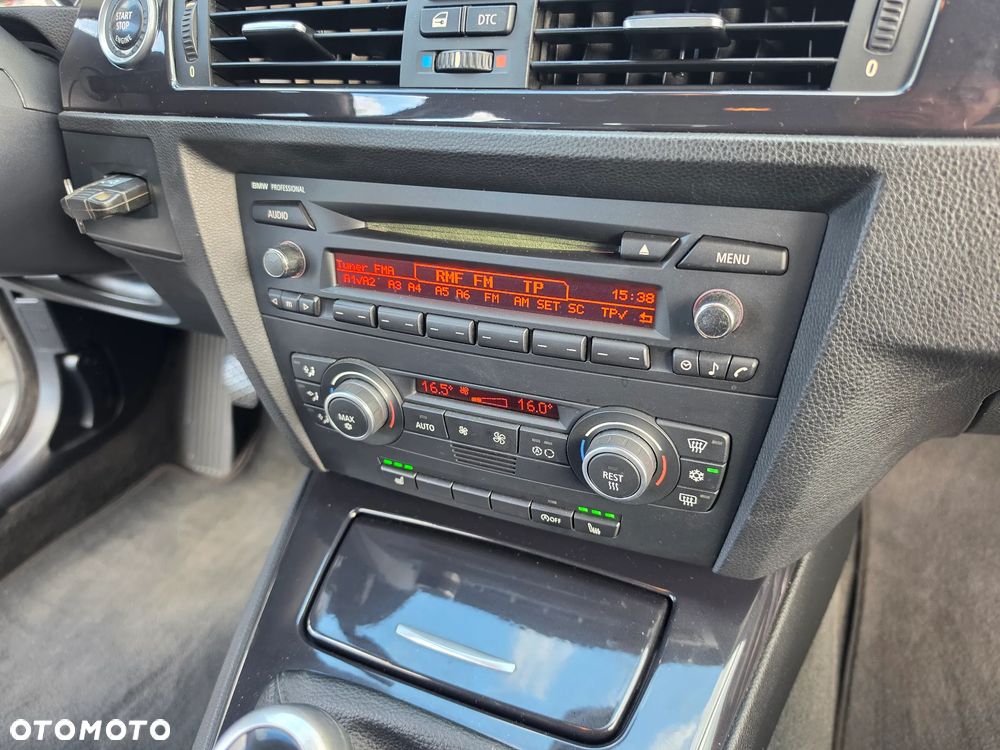 BMW Seria 3 318d DPF - 16